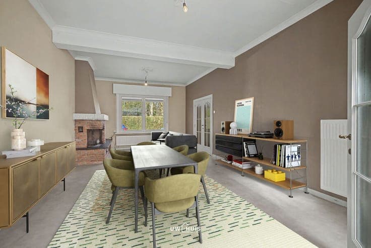 Spacious home with 4 bedrooms and garden near the center of