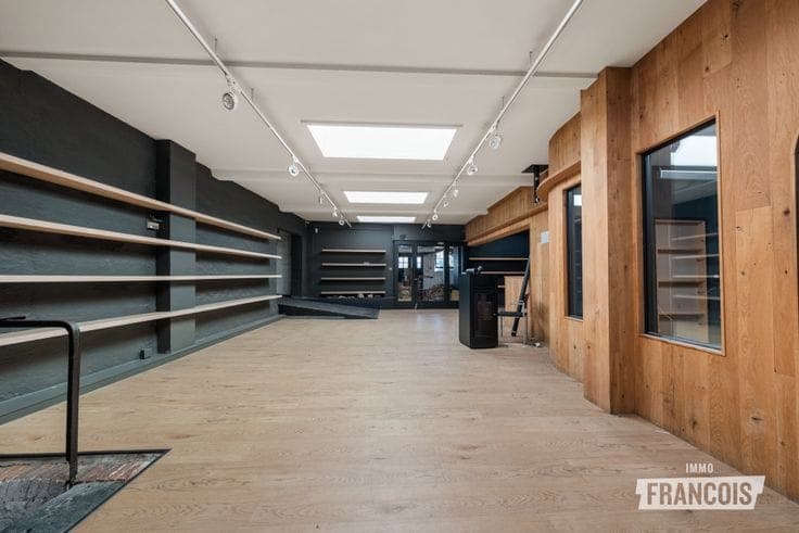 Iconic industrial property with endless possibilities in Br…