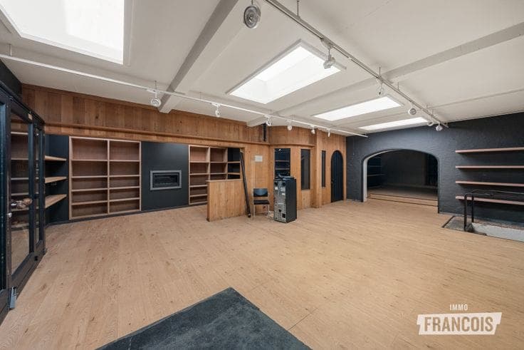 Iconic industrial property with endless possibilities in Br…