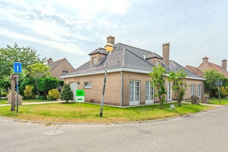 Characterful villa with EPC (C), 5 bedrooms, garage and gar…