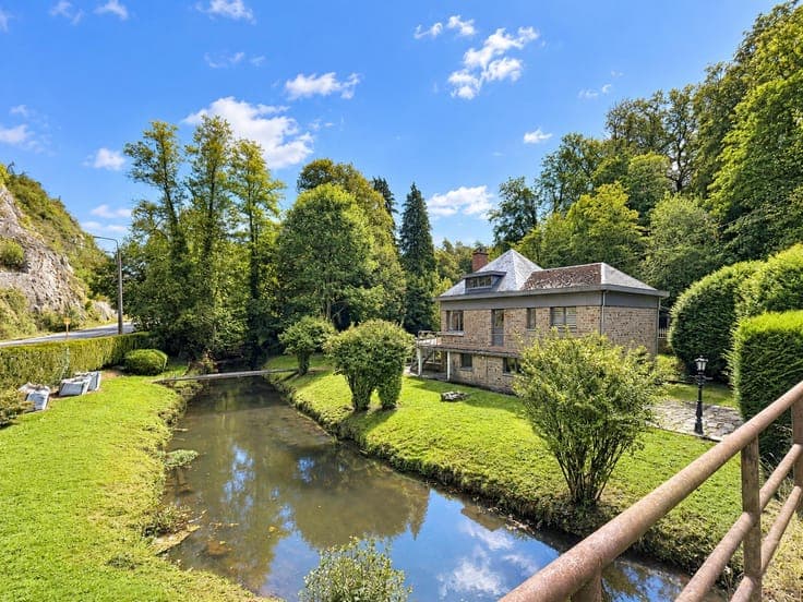 Villa on the banks of the Hoyoux – an exceptional setting