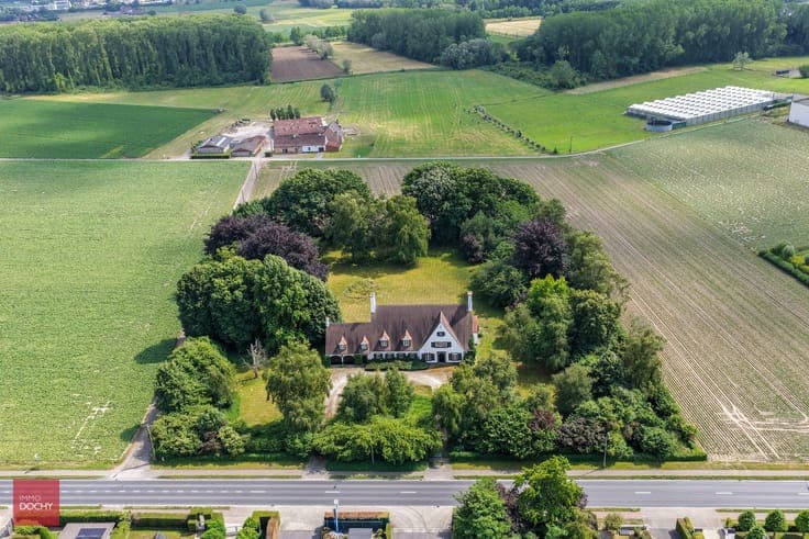 Zeer ruime villa in prachtige parktuin