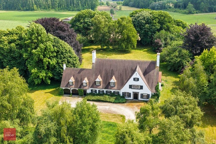 Zeer ruime villa in prachtige parktuin