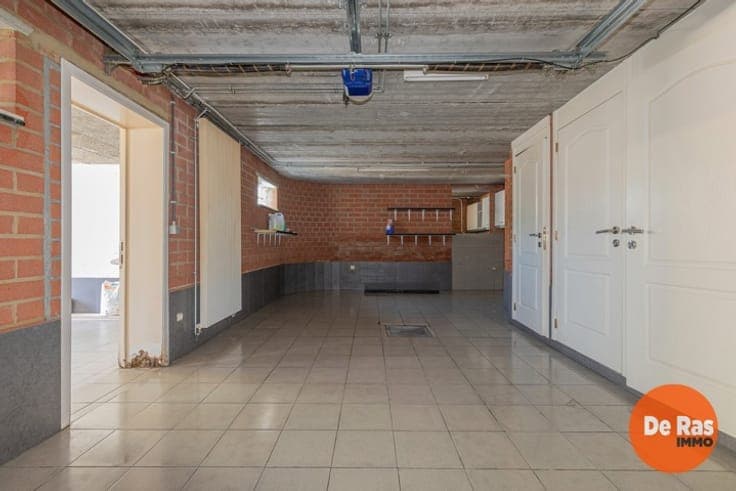LIEDEKERKE - woning met garage en terras op goede locatie