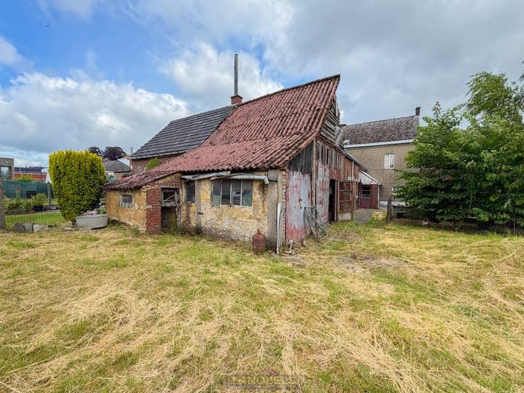 Te koop, Ruime gezinswoning met renovatiepotentieel nabij...