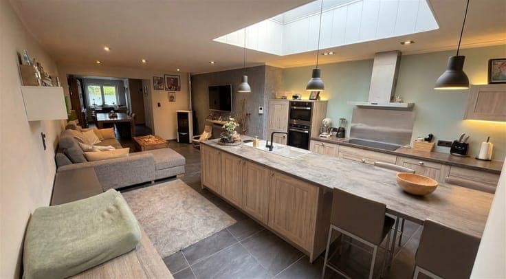 Move-in ready family home with 3 bedrooms, spacious garden,