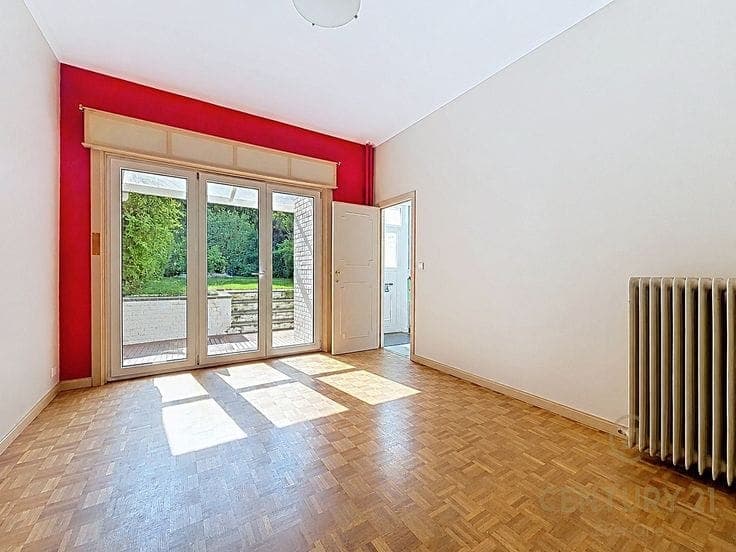 House with 5 bedrooms and garden in a prime location in Sch…