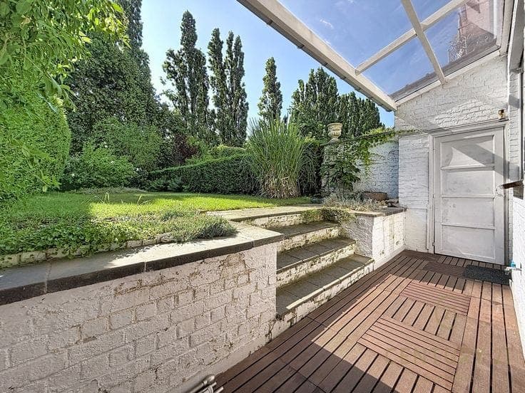 House with 5 bedrooms and garden in a prime location in Sch…