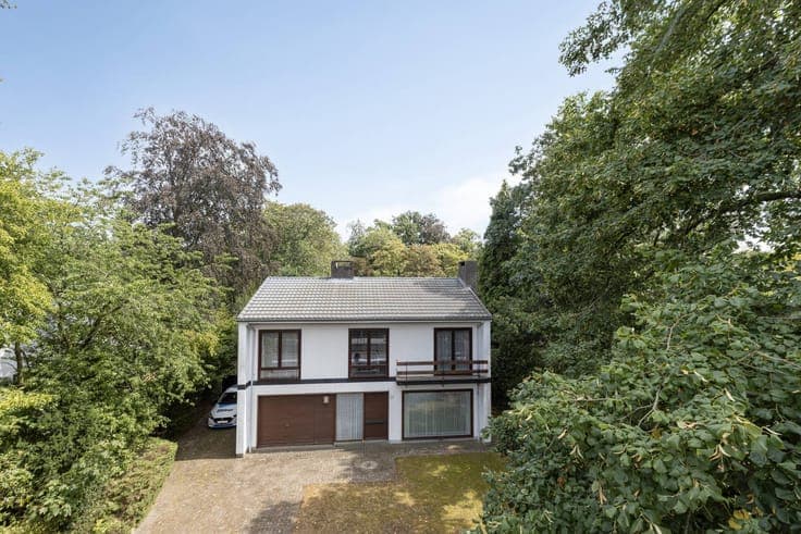 4 bedroom house for sale in the center of Kapellen!