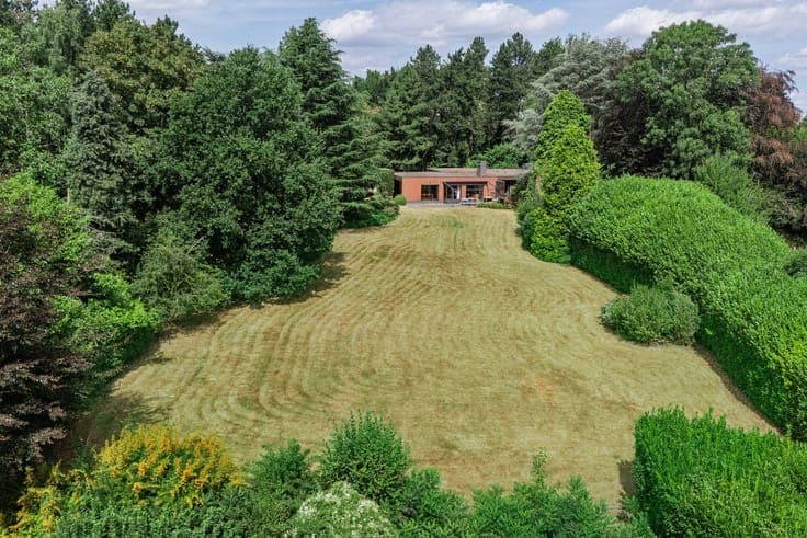 Unique Single-Storey Villa with Stunning Views in Beaufaux