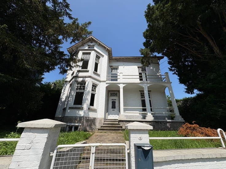 House in Court-Saint-Étienne