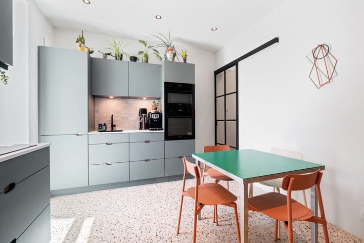 Move-in ready home with courtyard in Ghent