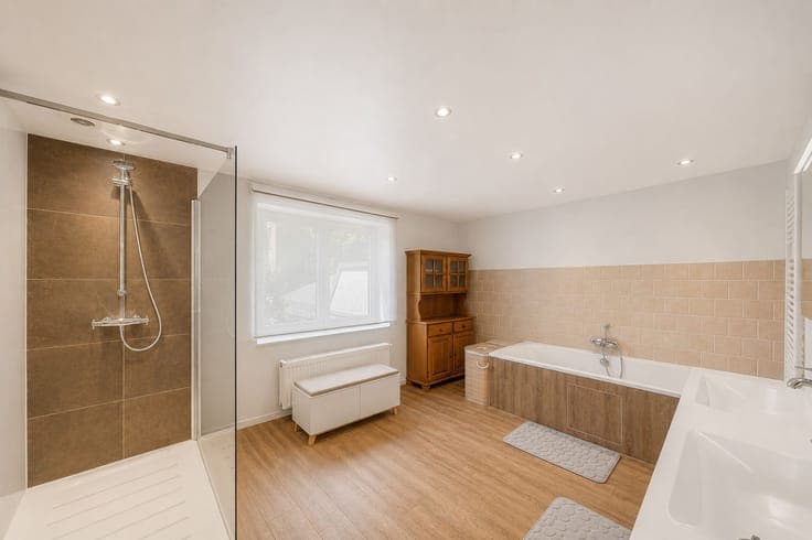 Gerenoveerde gezinswoning met 4 slaapkamer en gezellige s...