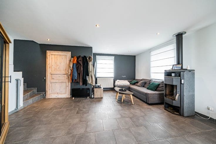 5-bedroom house on 6 ares, EPC B in Moinet