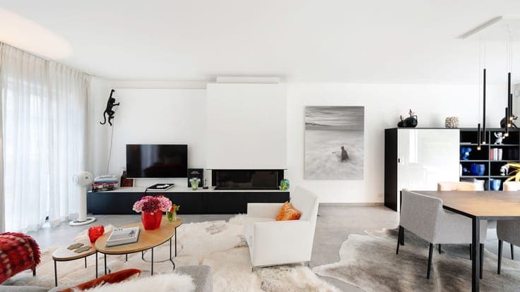 Stylish family home with 5 bedrooms, garage and large terrac