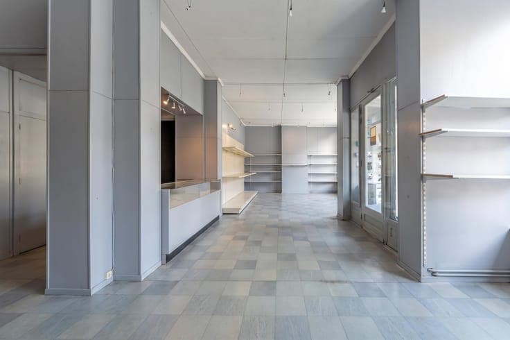 Opportunité rare à Lessines : commerce, habitation, hangar e