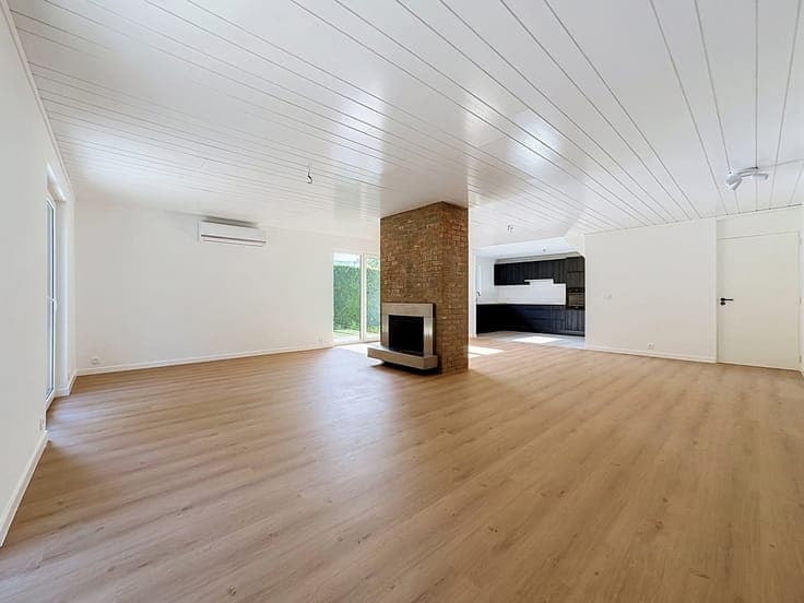 Stunning renovated villa with fireplace – Espinette