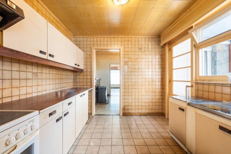 Semi-detached house with 4 bedrooms in Sint-Niklaas
