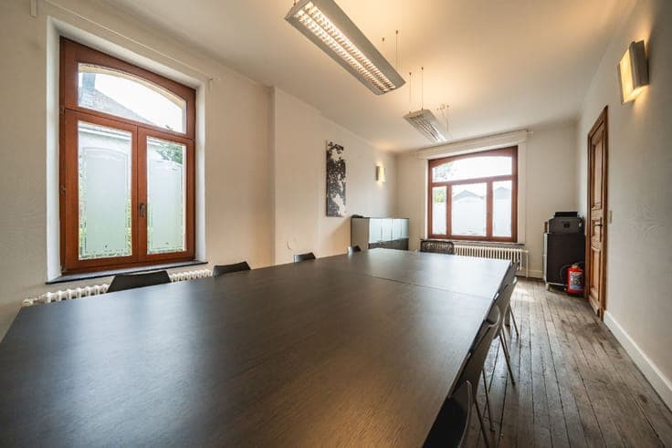 5-Bedroom Manor House with Garden