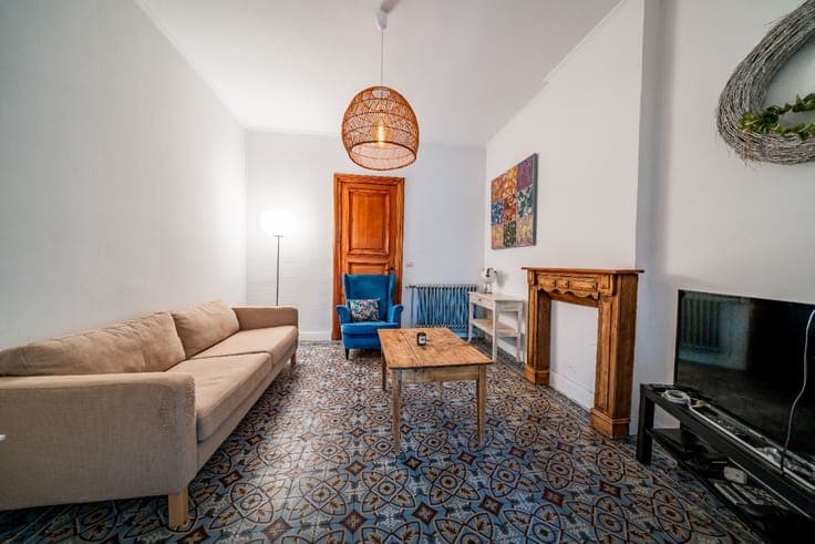 5-Bedroom Manor House with Garden
