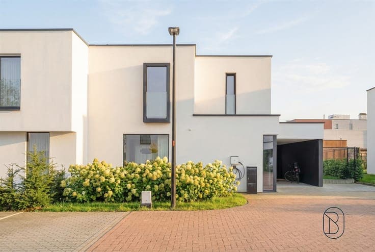 beautifully finished, recent and energy-efficient home