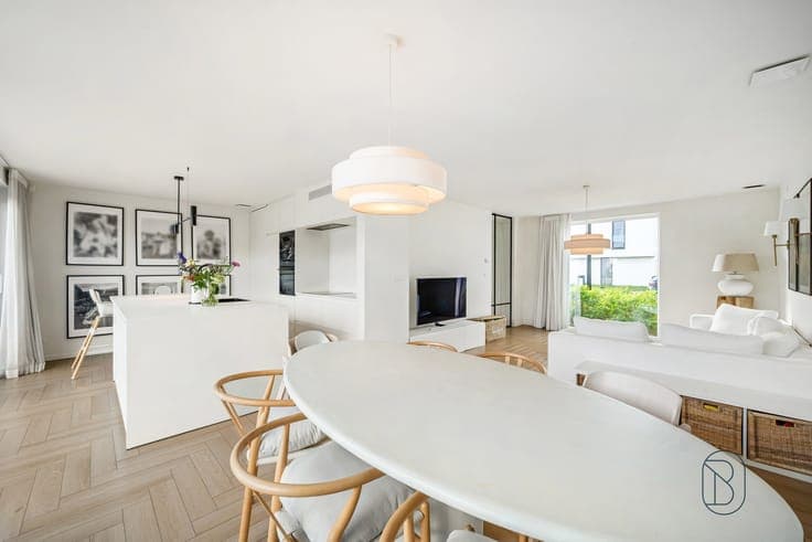 beautifully finished, recent and energy-efficient home