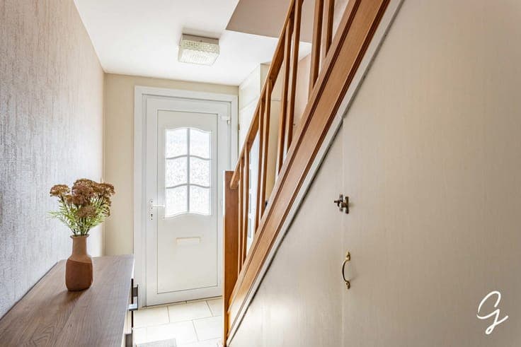Move-in ready home with 3 bedrooms and rear access