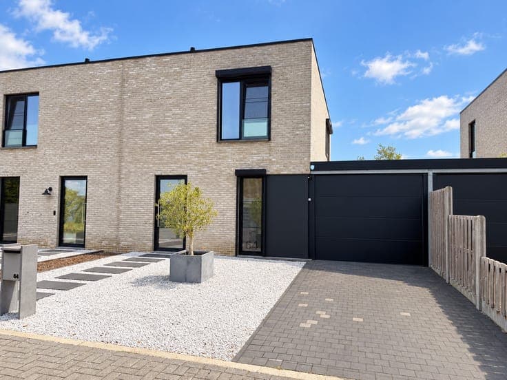 Rustig gelegen recente woning op een perceel van 4a 60ca