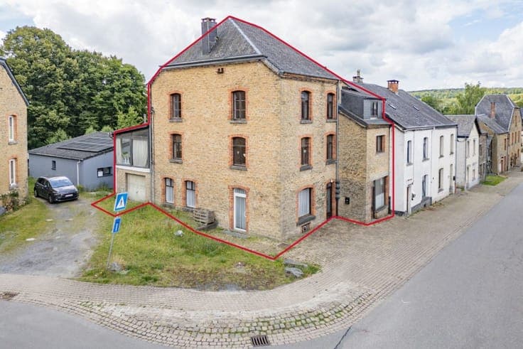 Property Complex - 9-Person Gîte, Apartment and Studio