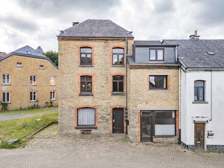 Property Complex - 9-Person Gîte, Apartment and Studio