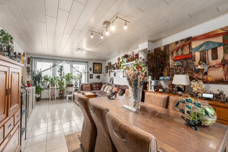 House with large garage in Dendermonde