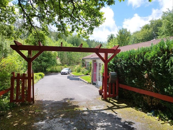 Bungalow + jardin + étang