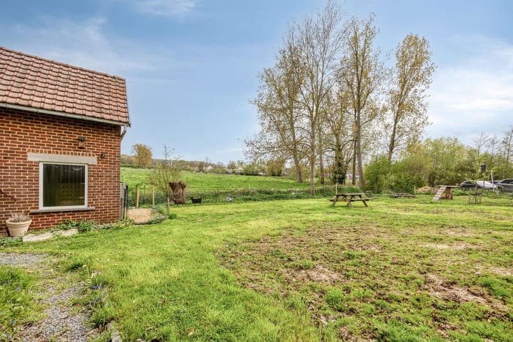 Move-in ready home with garden and green views in Ninove