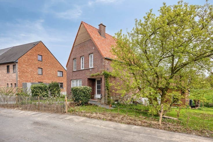 Move-in ready home with garden and green views in Ninove