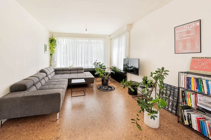 Trendy family home with a spacious, lush garden!