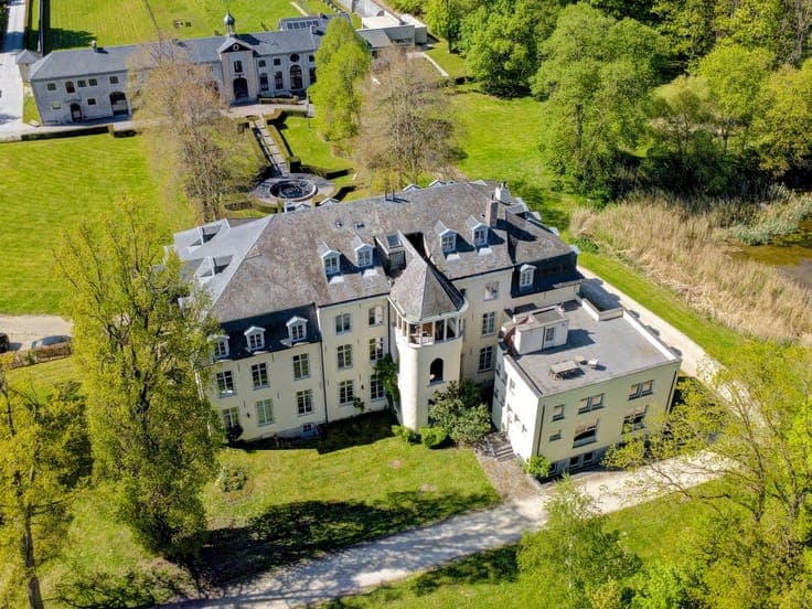 Unique property for sale in the castle estate of Neerijse