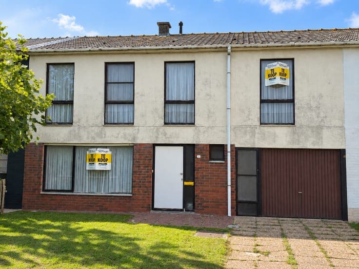 Te renoveren gezinswoning met 4 slaapkamers in Knokkke-Heist