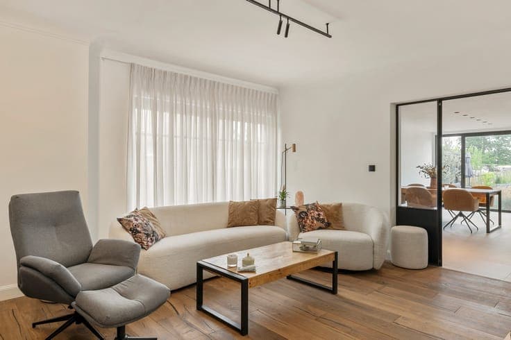 Instapklare gezinswoning met 4 slaapkamers op een perceel...