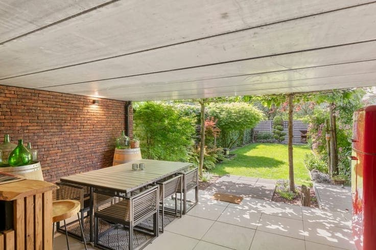 Instapklare woning met garage en zonnige tuin