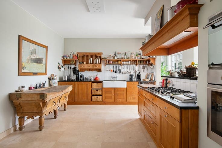 Stylish villa with park estate of ± 4,600 m² in Keerbergen
