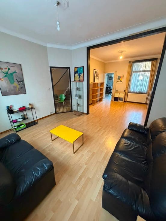 Spacious 5-Bedroom Family Home in Laeken/Jette