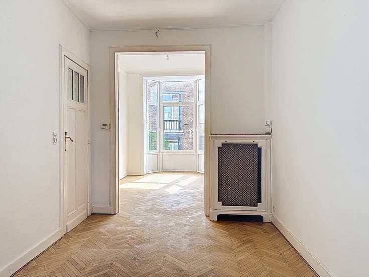 UCCLE CENTRE: LOVELY 4-BEDROOM HOUSE + GARAGE