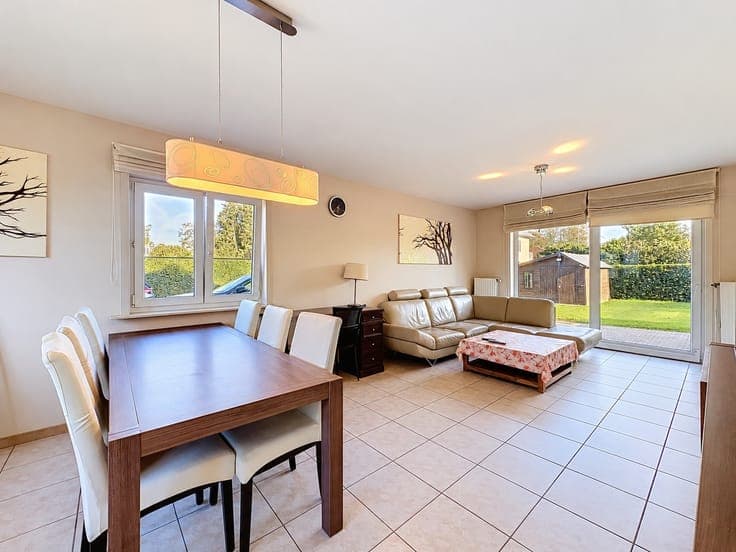 Semi-detached home with three bedrooms and a sunny garden for sale in Gent