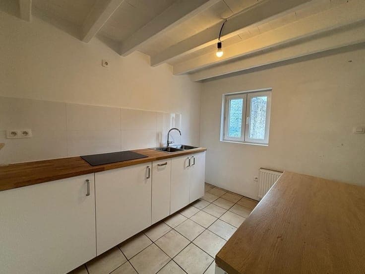 RUSTIC 3-BEDROOM HOME IN EVERBEEK