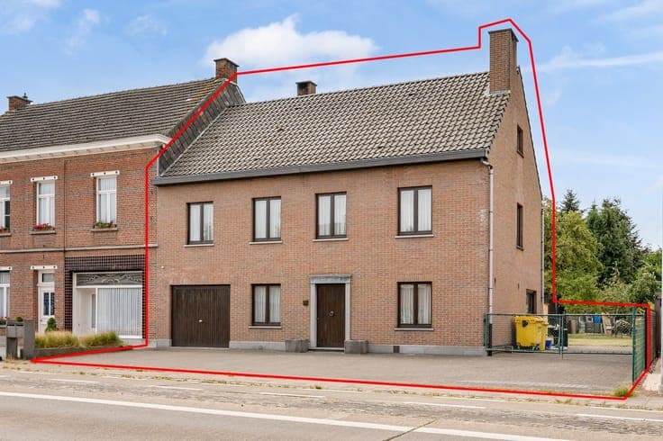 TE KOOP | Ruime halfopen bebouwing met tuin in Booischot.