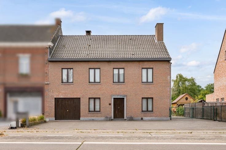 TE KOOP | Ruime halfopen bebouwing met tuin in Booischot.