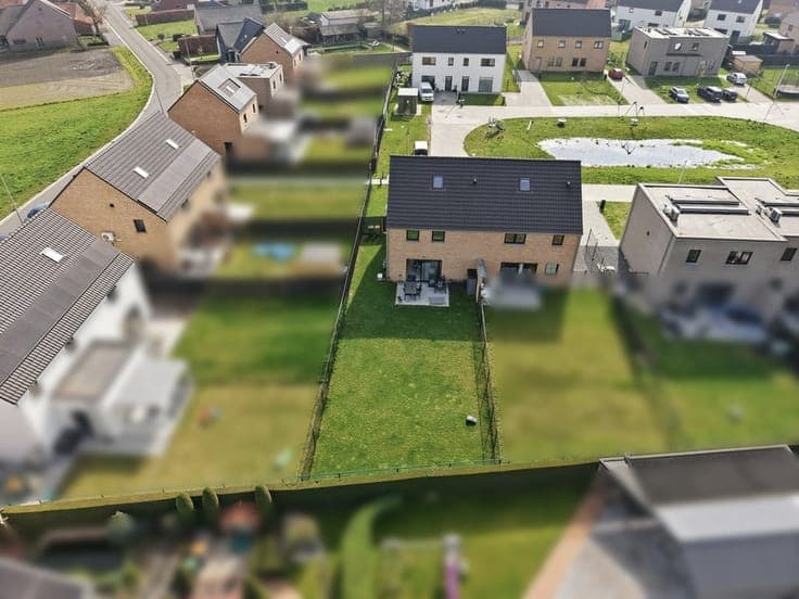 INSTAPKLARE EN ENERGIEZUINIGE GEZINSWONING IN HET GROENE ...