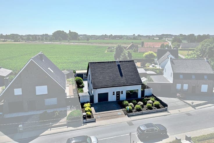 LICHTERVELDE - Open bebouwing met 2 slpks en garage op pe...