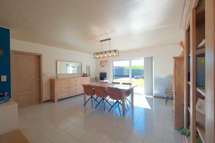 LICHTERVELDE - Open bebouwing met 2 slpks en garage op pe...