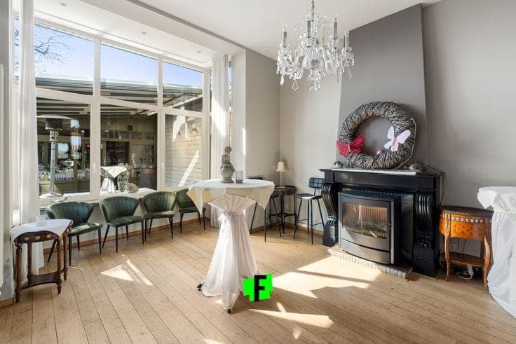 Beautiful mansion (furnished as a banquet hall & restaurant…